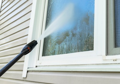 The Dos and Don’ts of Cleaning Windows with Daytona Pressure Washing