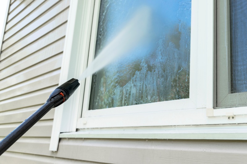 The Dos and Don’ts of Cleaning Windows with Daytona Pressure Washing