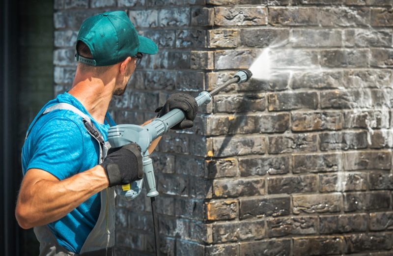 Pressure Washing vs. Pollen: The Time Is Now