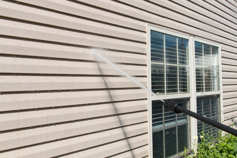 Can You Pressure Wash Vinyl Siding Without Causing Damage?