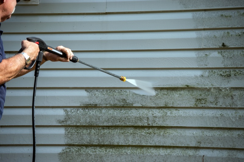 Your Guide to Pressure Washing Different Types of Home Siding