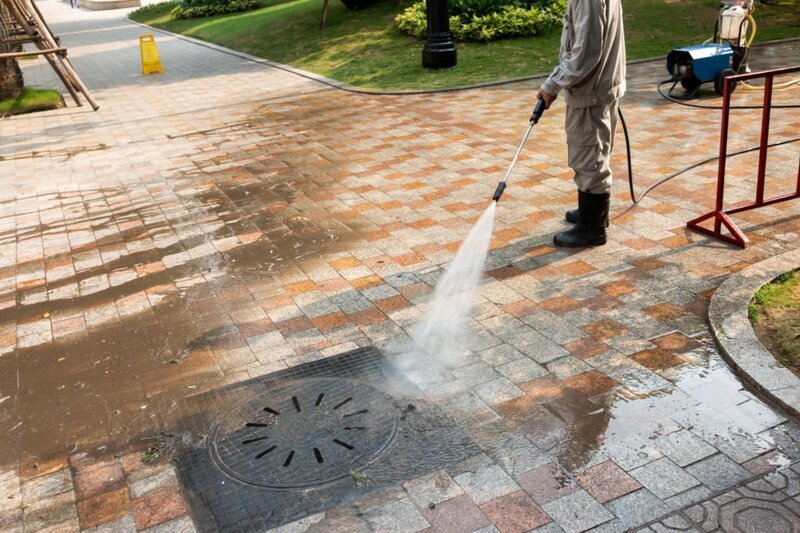 Tips for Pressure Washing Your Driveway and Walkway: Cleaning Your Concrete Surfaces Made Easy